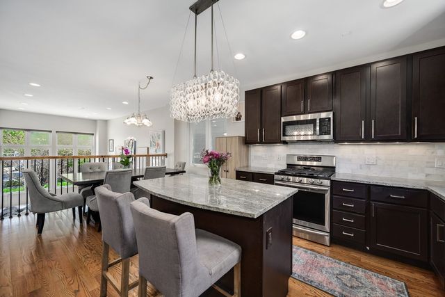 1742 N Bissell Street, Chicago, IL 60614