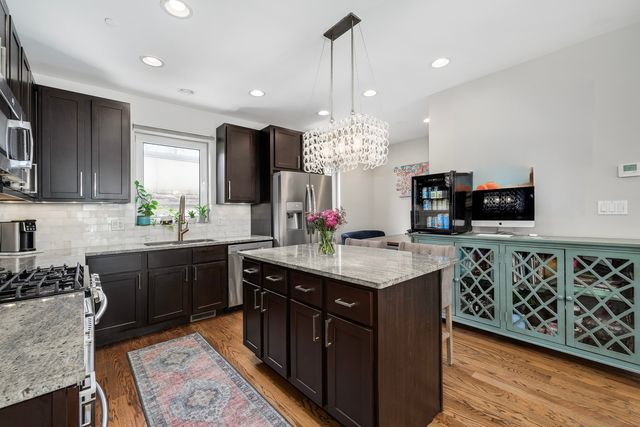 1742 N Bissell Street, Chicago, IL 60614