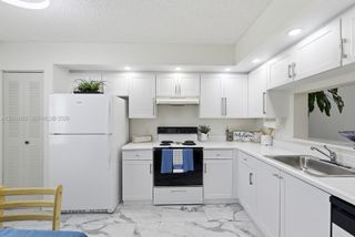 1200 SW 137th Ave 308E, Pembroke Pines, FL 33027