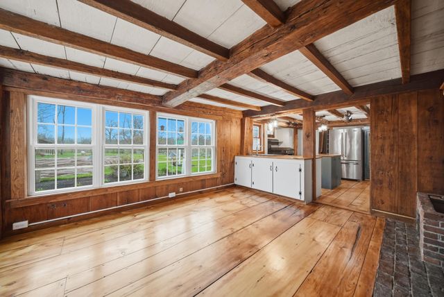 1 Cross Road, Francestown, NH 03043