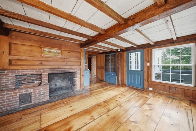 1 Cross Road, Francestown, NH 03043