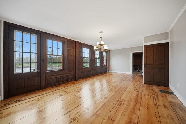 1 Cross Road, Francestown, NH 03043
