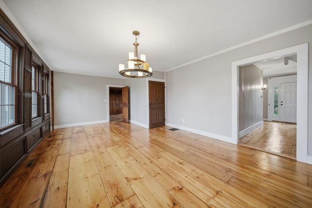 1 Cross Road, Francestown, NH 03043