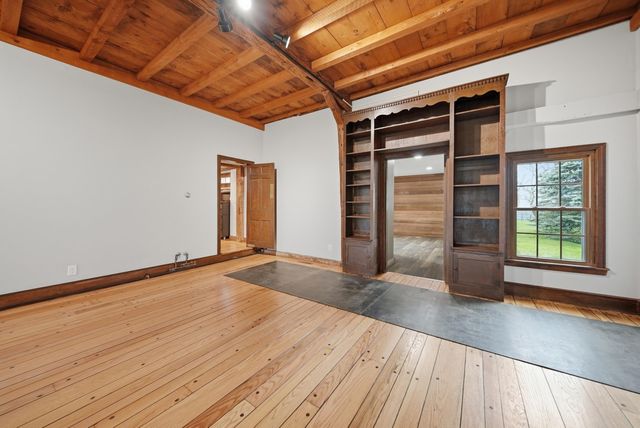 1 Cross Road, Francestown, NH 03043