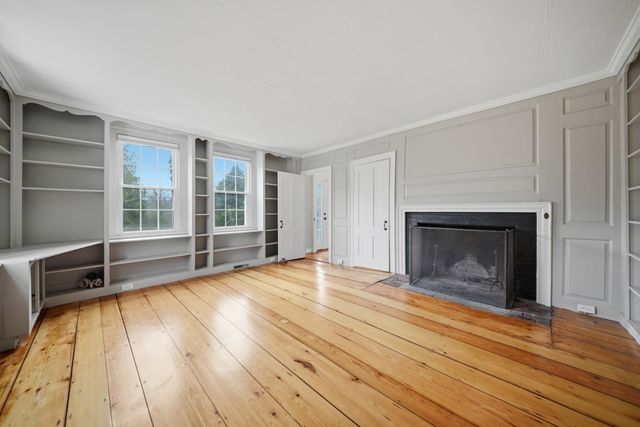 1 Cross Road, Francestown, NH 03043