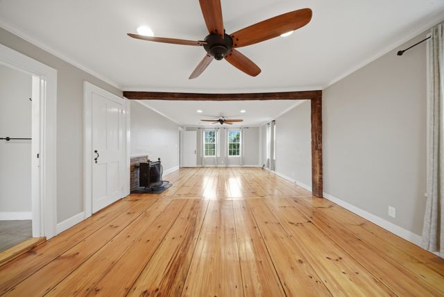 1 Cross Road, Francestown, NH 03043