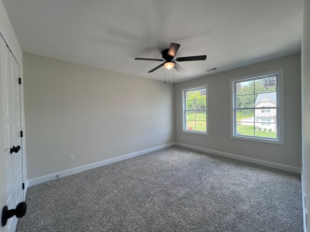 726 Buffalo Ford Dr, Clarksville, TN 37042