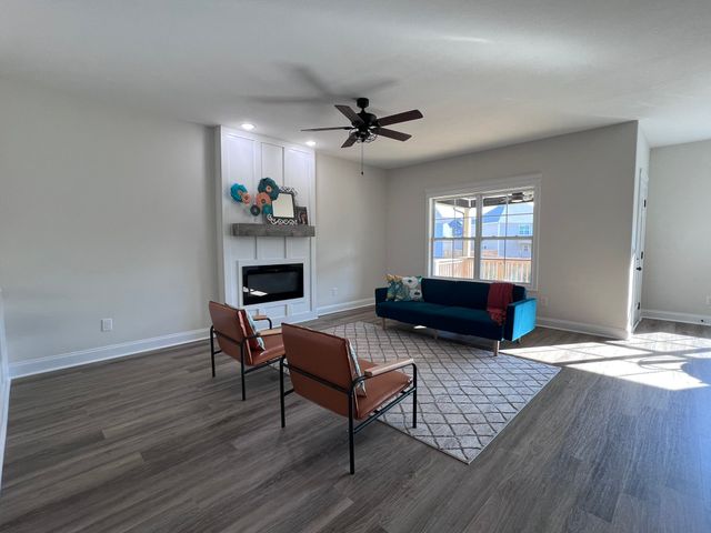 726 Buffalo Ford Dr, Clarksville, TN 37042