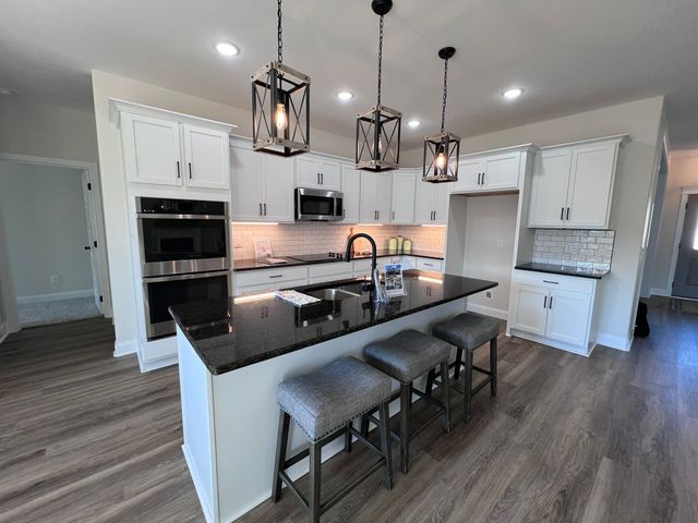 726 Buffalo Ford Dr, Clarksville, TN 37042