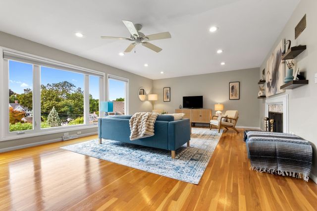 4 Arlington Ter, Haverhill, MA 01830