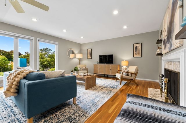 4 Arlington Ter, Haverhill, MA 01830