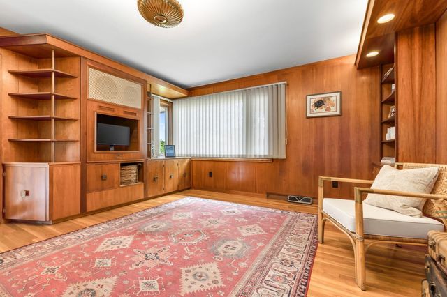 4 Arlington Ter, Haverhill, MA 01830