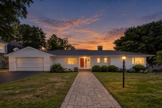 4 Arlington Ter, Haverhill, MA 01830