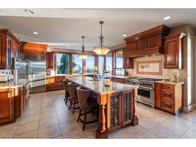 4961 GREEN MOUNTAIN Rd, Kalama, WA 98625