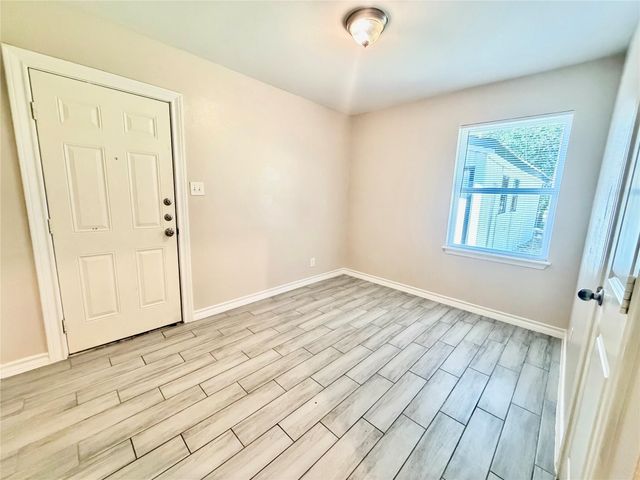920 Vivian Ave, Pasadena, TX 77506