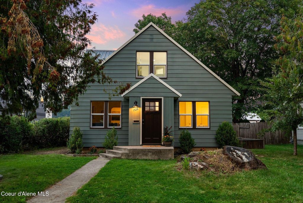 726 6th Ave, Sandpoint, ID 83864