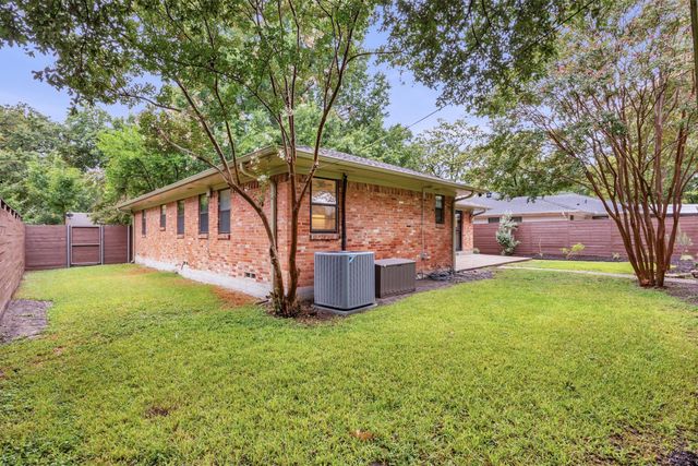 10215 Vinemont Street, Dallas, TX 75218