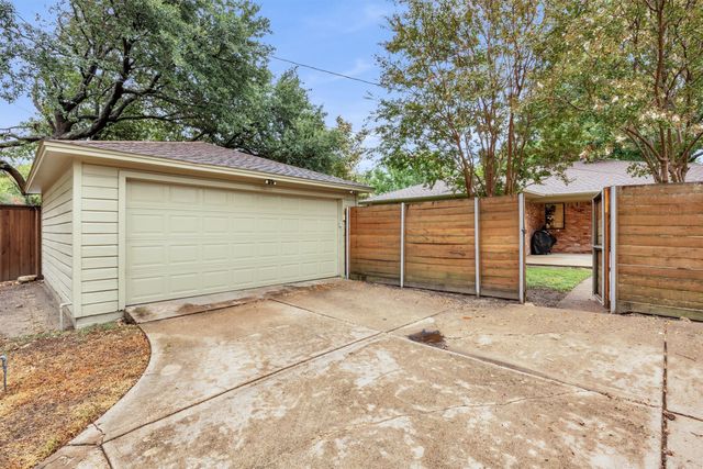 10215 Vinemont Street, Dallas, TX 75218
