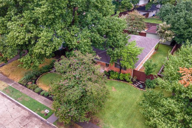 10215 Vinemont Street, Dallas, TX 75218