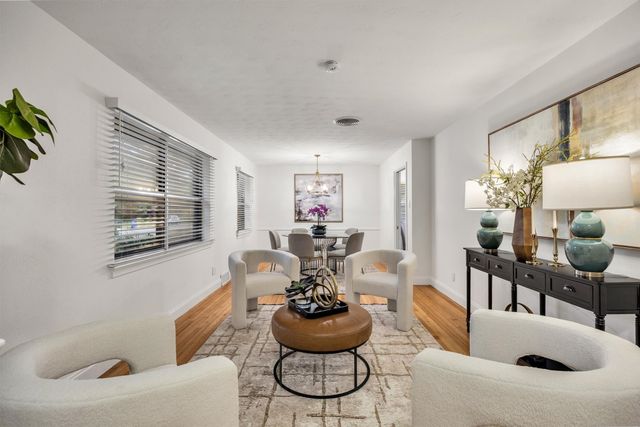 10215 Vinemont Street, Dallas, TX 75218