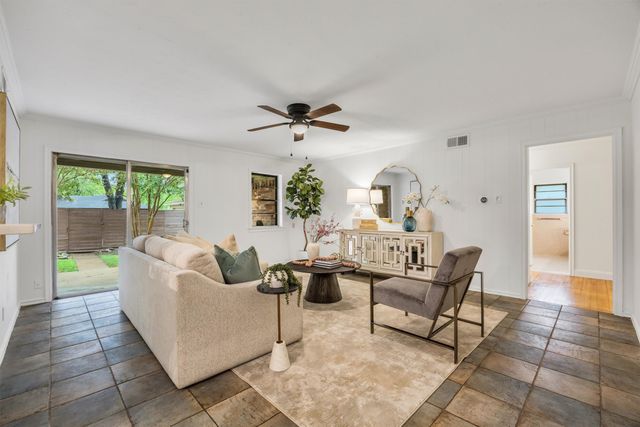 10215 Vinemont Street, Dallas, TX 75218