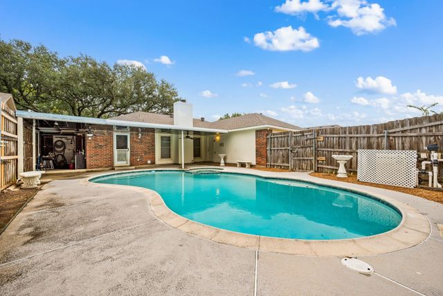 6605 Bluebonnet Drive, Rowlett, TX 75089