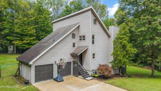 484 Hc Smith Drive, Oneida, TN 37841