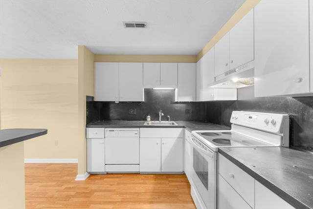 356 Neponset St D, Canton, MA 02021