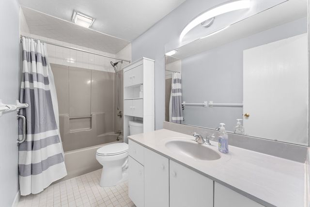 356 Neponset St D, Canton, MA 02021