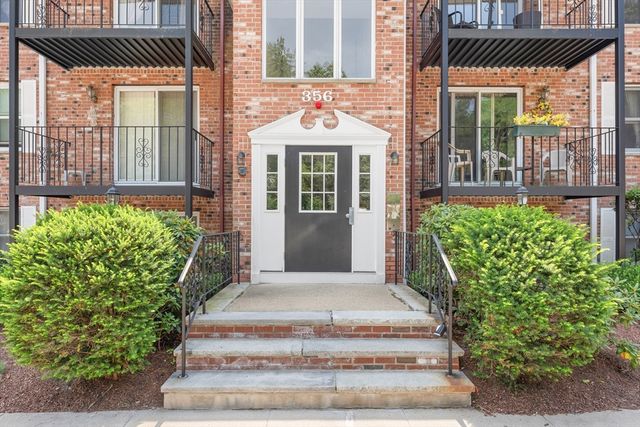 356 Neponset St D, Canton, MA 02021