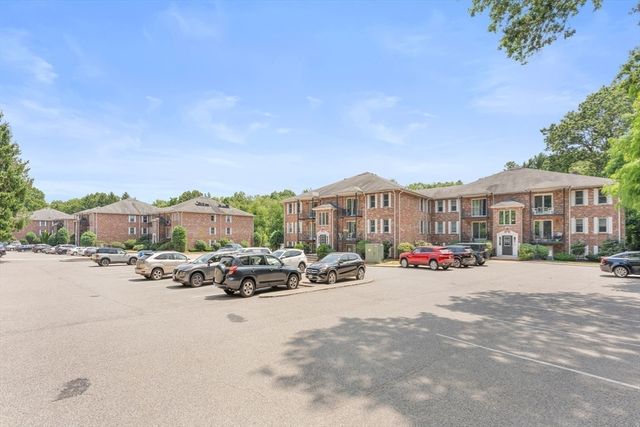 356 Neponset St D, Canton, MA 02021