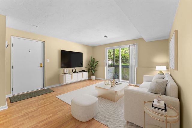356 Neponset St D, Canton, MA 02021
