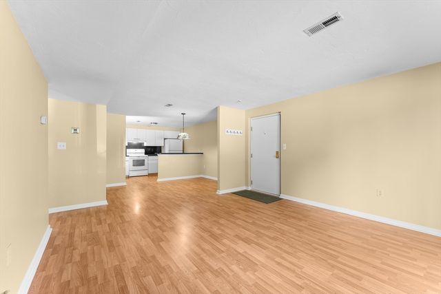 356 Neponset St D, Canton, MA 02021