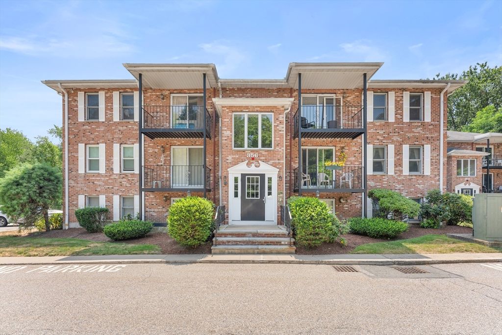 356 Neponset St D, Canton, MA 02021