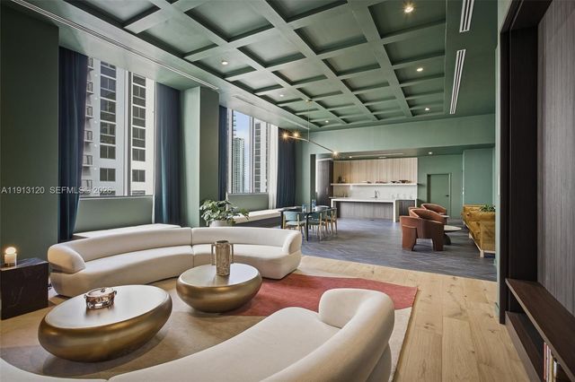 11 NE 6th St 1906, Miami, FL 33132