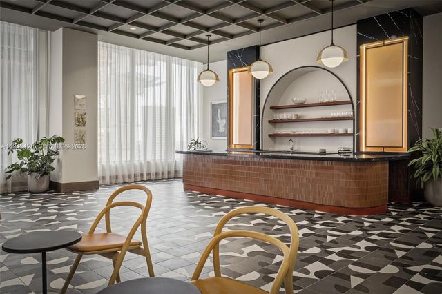 11 NE 6th St 1906, Miami, FL 33132