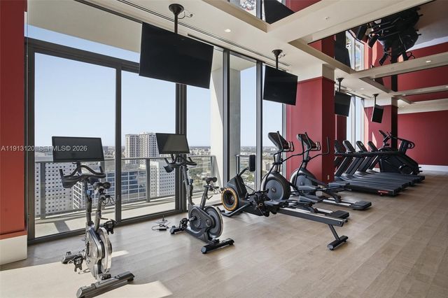 11 NE 6th St 1906, Miami, FL 33132