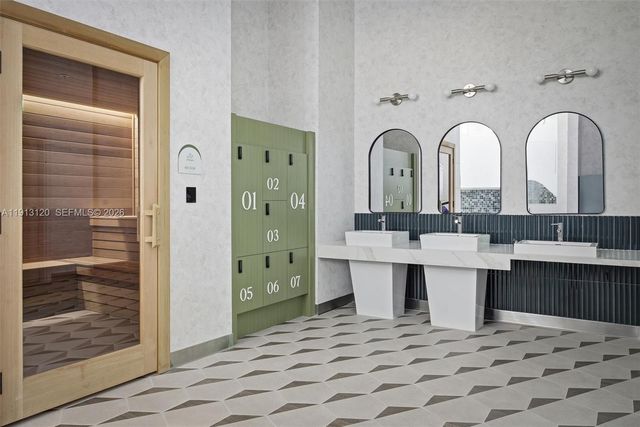 11 NE 6th St 1906, Miami, FL 33132