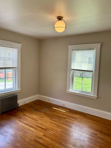 21 Great Rd 21, Acton, MA 01720