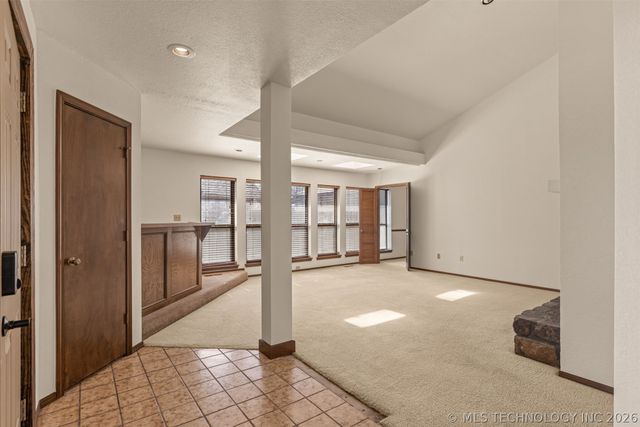 8718 S 72nd East Avenue, Tulsa, OK 74133