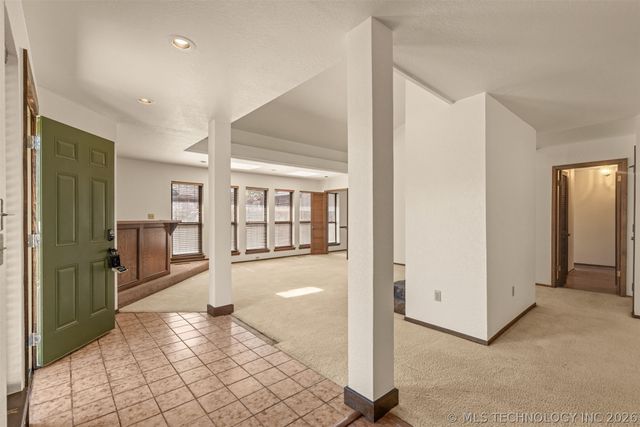 8718 S 72nd East Avenue, Tulsa, OK 74133