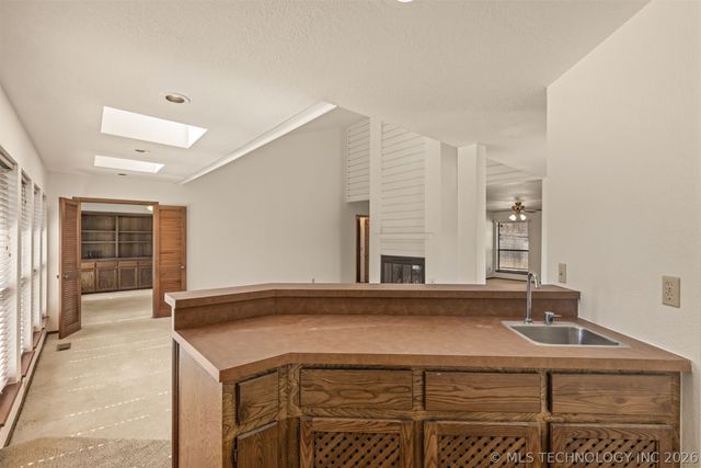 8718 S 72nd East Avenue, Tulsa, OK 74133