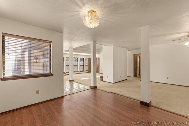 8718 S 72nd East Avenue, Tulsa, OK 74133