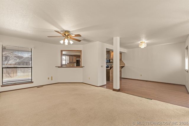 8718 S 72nd East Avenue, Tulsa, OK 74133