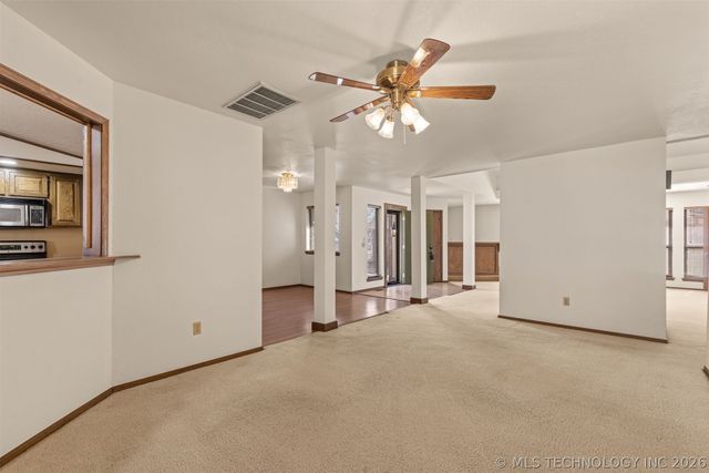 8718 S 72nd East Avenue, Tulsa, OK 74133