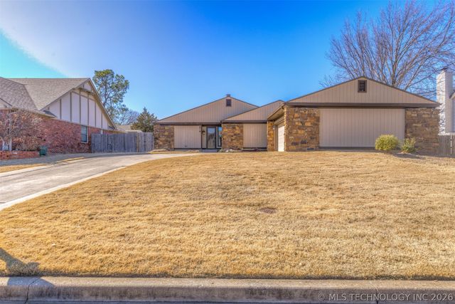 8718 S 72nd East Avenue, Tulsa, OK 74133