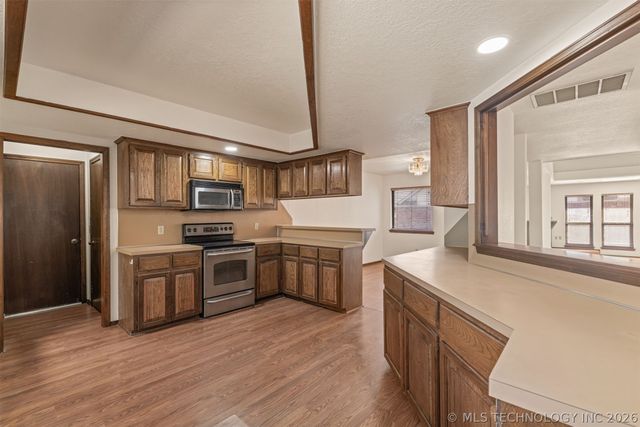 8718 S 72nd East Avenue, Tulsa, OK 74133