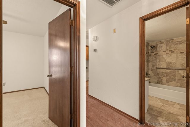 8718 S 72nd East Avenue, Tulsa, OK 74133