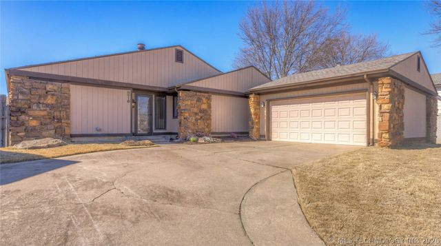 8718 S 72nd East Avenue, Tulsa, OK 74133