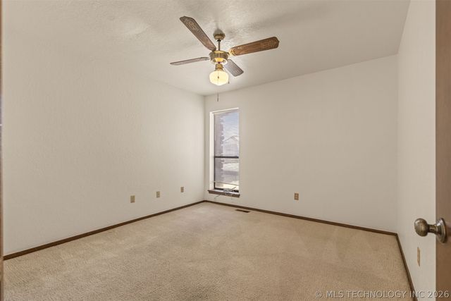 8718 S 72nd East Avenue, Tulsa, OK 74133